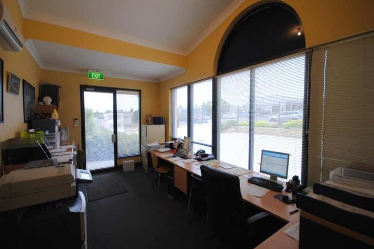 3 Boulder Court Morphett Vale SA 5162 - Image 2