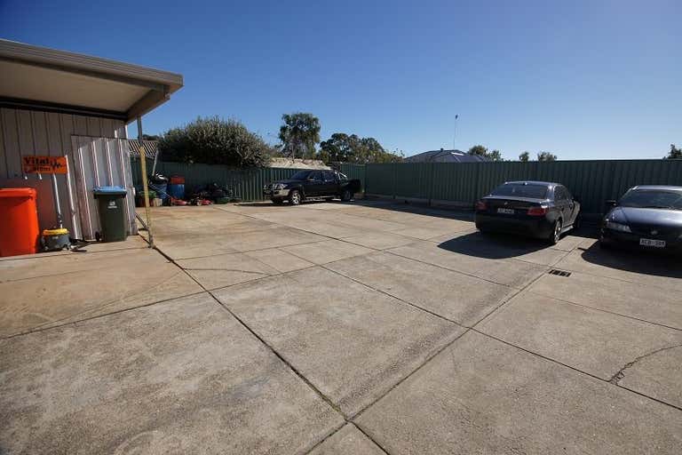 68 Muller Road Greenacres SA 5086 - Image 3