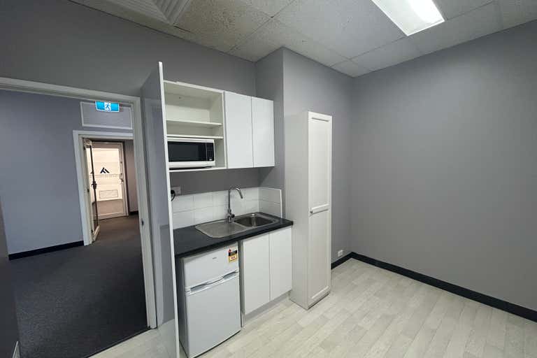 18D/120-124 Birkdale Road Birkdale QLD 4159 - Image 2