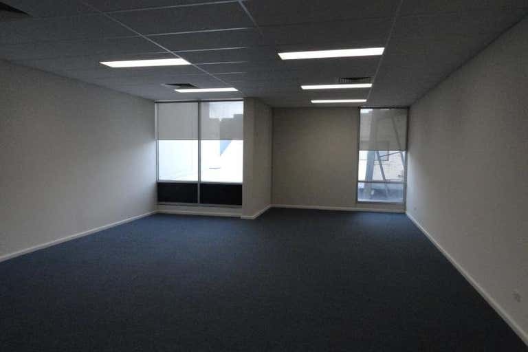 3 Lvl 1/250 Barkly Street Footscray VIC 3011 - Image 2