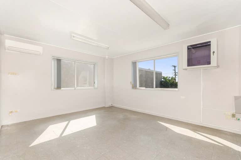 2/661 Ingham Road Mount St John QLD 4818 - Image 3