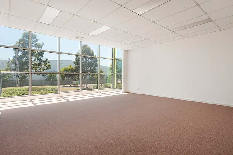 4/569 Somerville Road Sunshine West VIC 3020 - Image 2