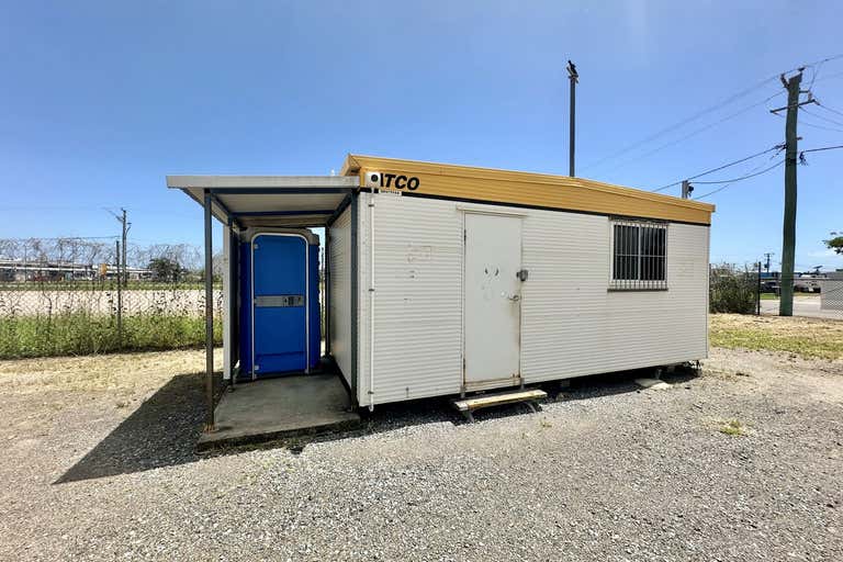 18-19 Desma Court Mount Louisa QLD 4814 - Image 4