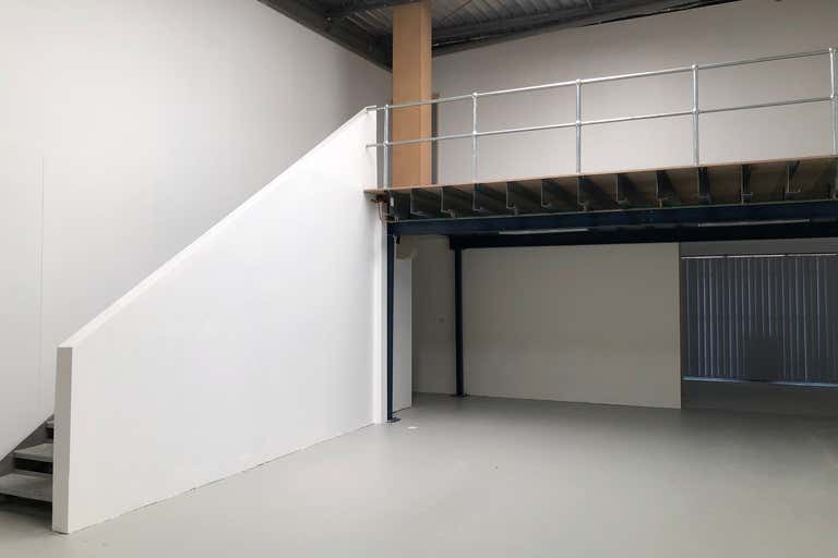 MODERN WAREHOUSE , OFFICE AND SHOWROOM - Image 2