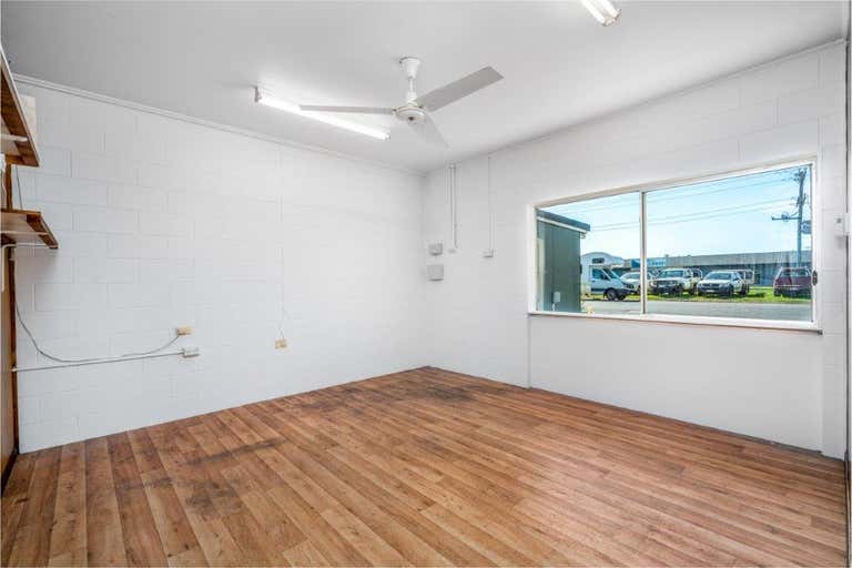 1/220 Hartley Street Bungalow QLD 4870 - Image 4