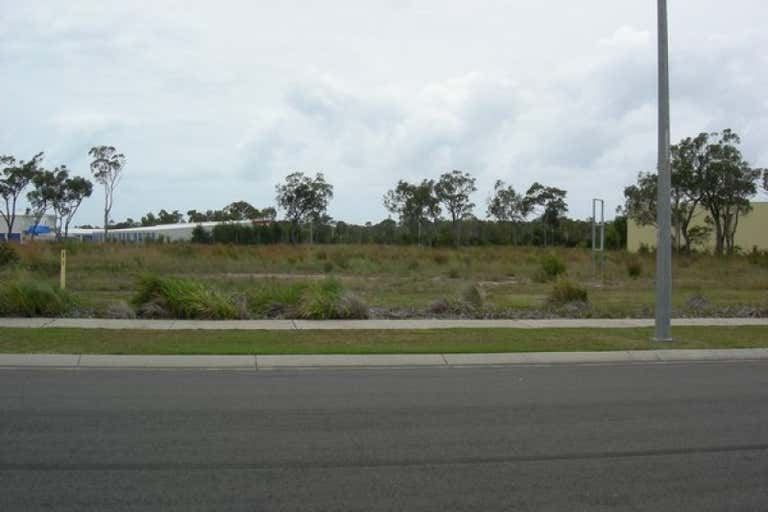 40 Southern Cross Circuit Urangan QLD 4655 - Image 1