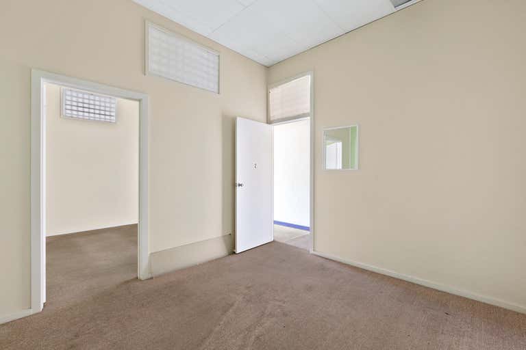 56 Manchester Road Mooroolbark VIC 3138 - Image 3