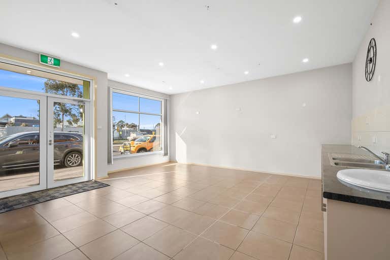 402 Latrobe Terrace Newtown VIC 3220 - Image 3