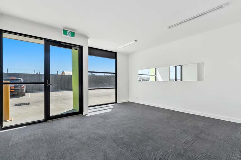4/2 Cannery Court Tyabb VIC 3913 - Image 3