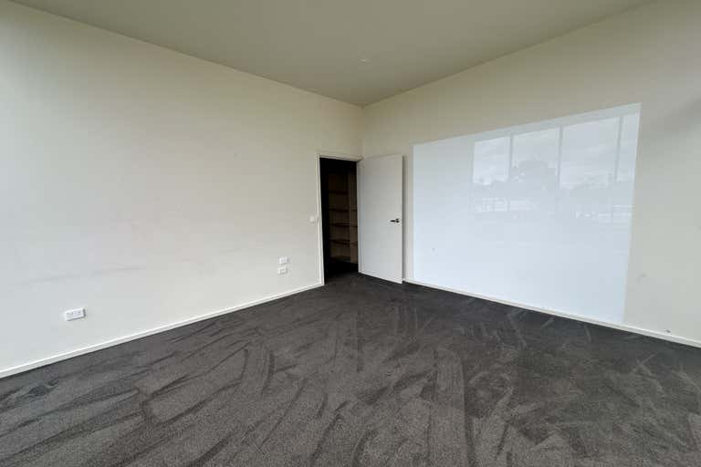 1/12 Akuna Dr Williamstown VIC 3016 - Image 3