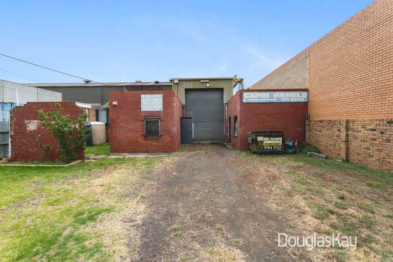 15  Henderson Street Sunshine North VIC 3020 - Image 2