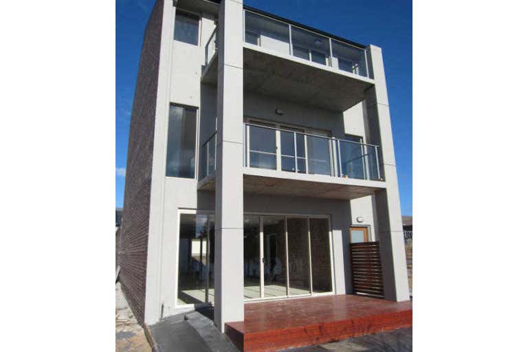 60 Phyllis Ashton Circuit Gungahlin ACT 2912 - Image 2