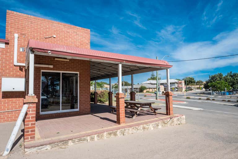 95 Durlacher Street Geraldton WA 6530 - Image 2