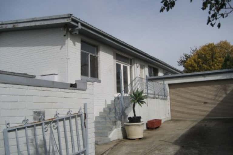 33A + 33B Xavier Street Oak Park VIC 3046 - Image 2