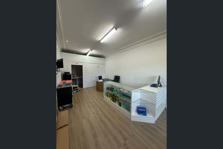 2/130 Gladstone Avenue Coniston NSW 2500 - Image 2