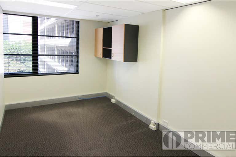 104/25 Berry Street North Sydney NSW 2060 - Image 4