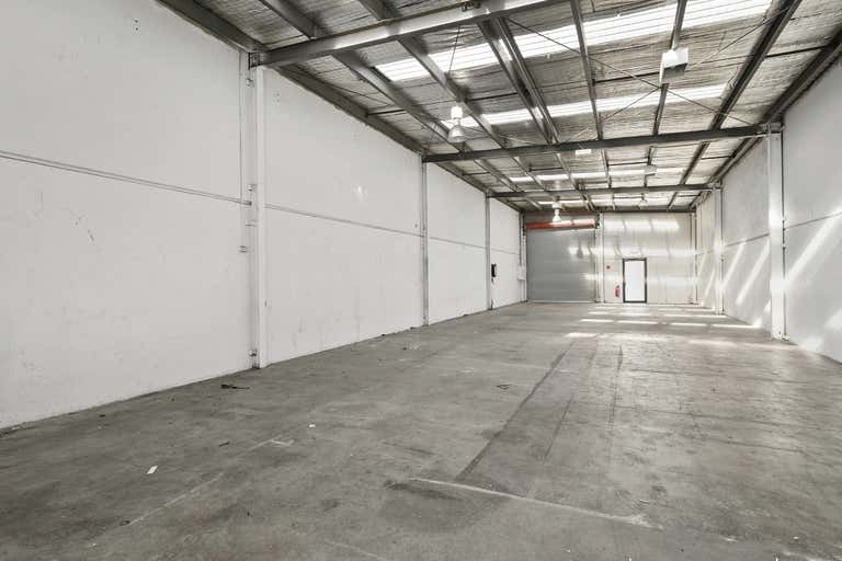 1/25 Virginia Street Mornington VIC 3931 - Image 2