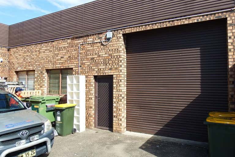 Unit 4, 4-6 Moore Street West Gosford NSW 2250 - Image 1