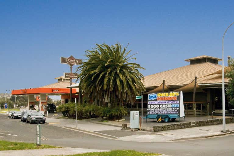 DAVEY'S HOTEL, 510 NEPEAN HIGHWAY Frankston VIC 3199 - Image 2