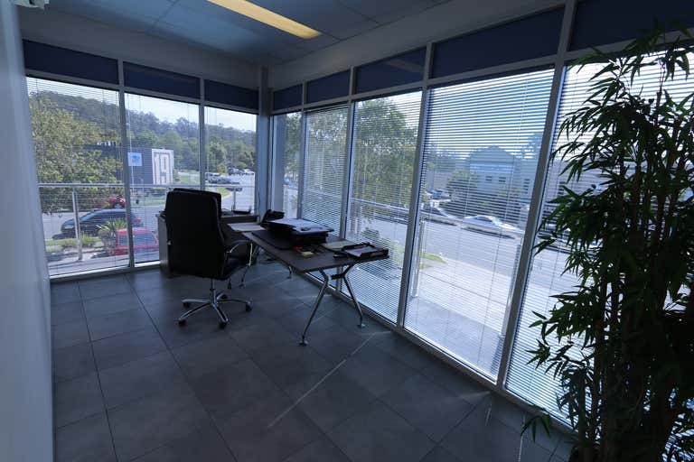 202/23 Township Drive Burleigh Heads QLD 4220 - Image 4