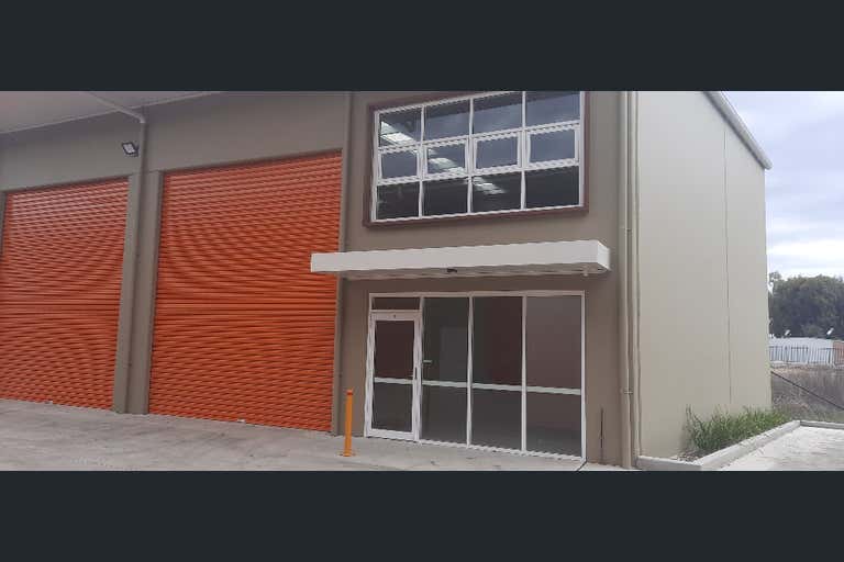 5/4 Curtiss Cl Taminda NSW 2340 - Image 2