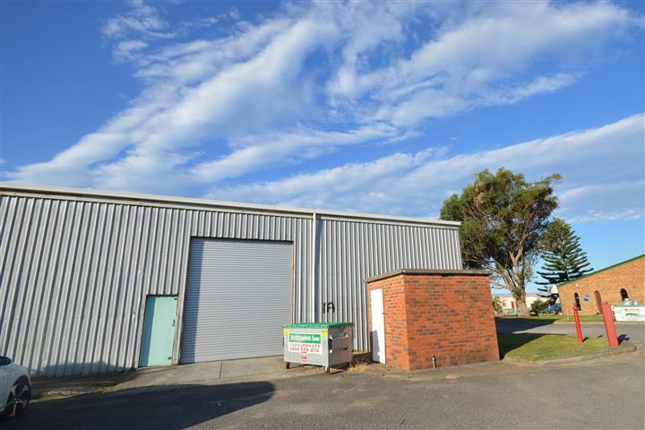 Unit 1a/28-30 Kalaroo Road Redhead NSW 2290 - Image 1