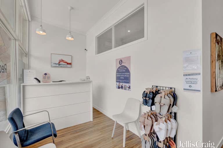 31 Beewar Street Greensborough VIC 3088 - Image 2