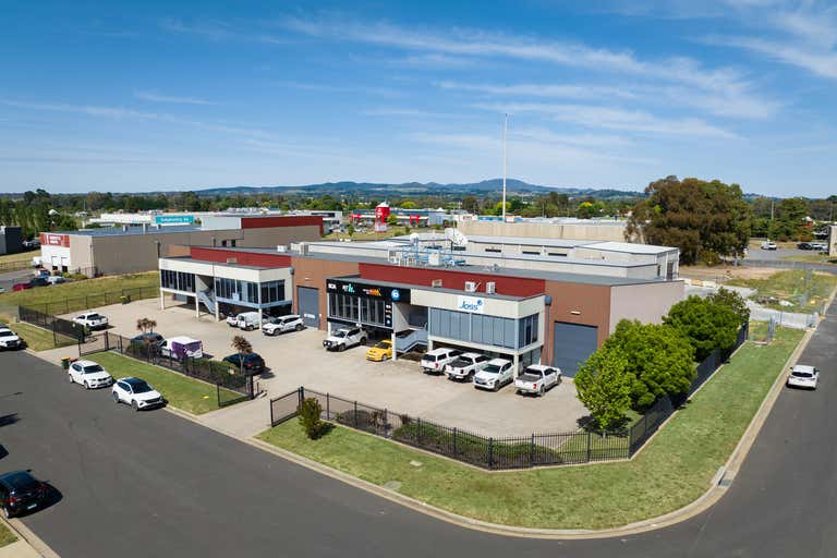 3/2 Gateway Crescent Orange NSW 2800 - Image 2