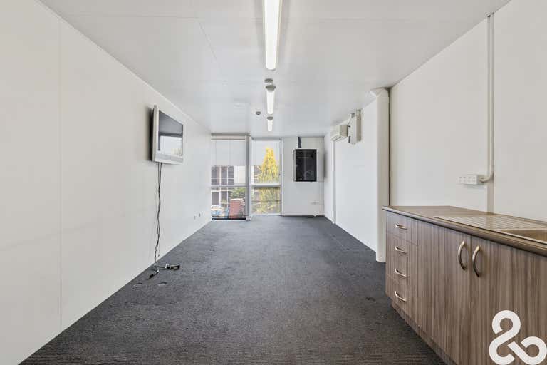 18/7 Dunstans Court Thomastown VIC 3074 - Image 4