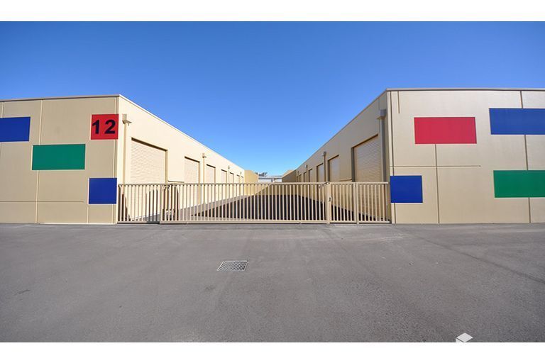 10/12 Horus Bend Bibra Lake WA 6163 - Image 1