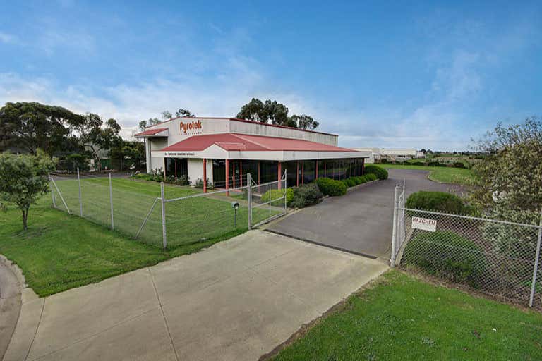 16 Dyson Court, Breakwater Geelong VIC 3220 - Image 2