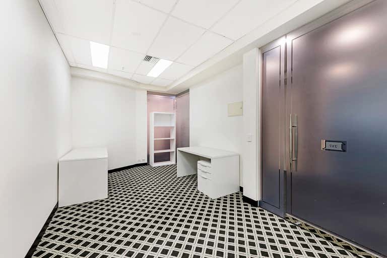 217/1 Queens Road Melbourne VIC 3004 - Image 2