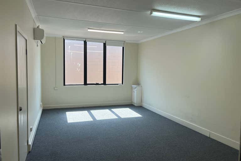 Level 1, 7/113 Scarborough Street Southport QLD 4215 - Image 1