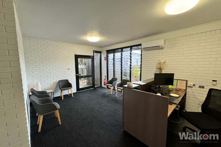 2/95 Union Street Cooks Hill NSW 2300 - Image 1