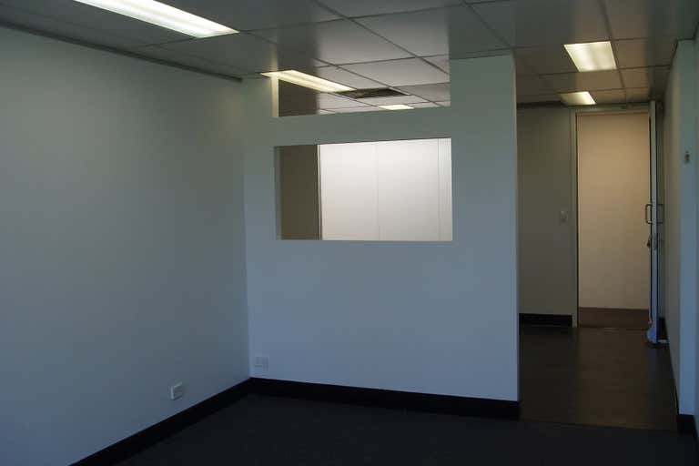 MBE Business Service Centre, 1B/15 Albert Avenue Broadbeach QLD 4218 - Image 4