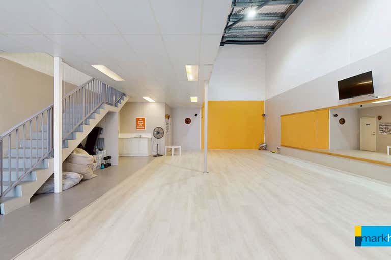 6/8 Hurley Street Canning Vale WA 6155 - Image 2