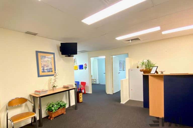Unit  3, 37 Station Road Indooroopilly QLD 4068 - Image 4