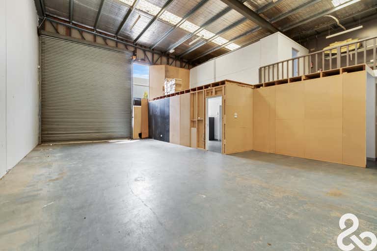 18/7 Dunstans Court Thomastown VIC 3074 - Image 2