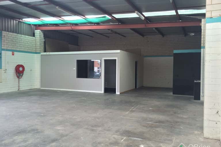 2/4 Apsley Place Seaford VIC 3198 - Image 3