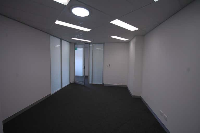 PALM COURT, Suite 5, Level 1, 176  Central Coast Highway Erina NSW 2250 - Image 2