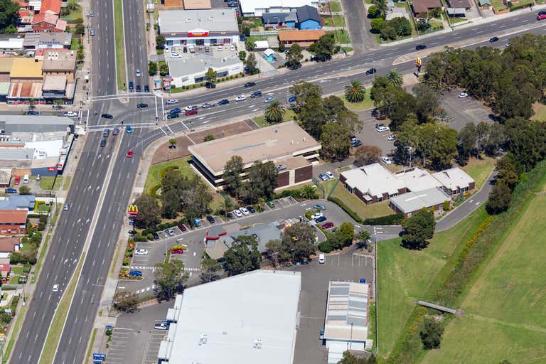 4 Lake Entrance Road, Warilla, NSW 2528 Showroom & Large Format