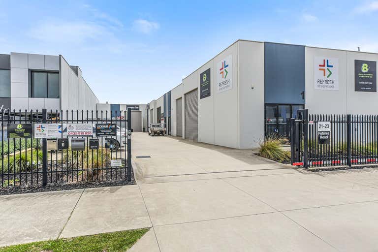 4/21 - 23 Futures Road Cranbourne West VIC 3977 - Image 1