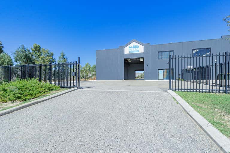 8A Rowe Street Malaga WA 6090 - Image 1