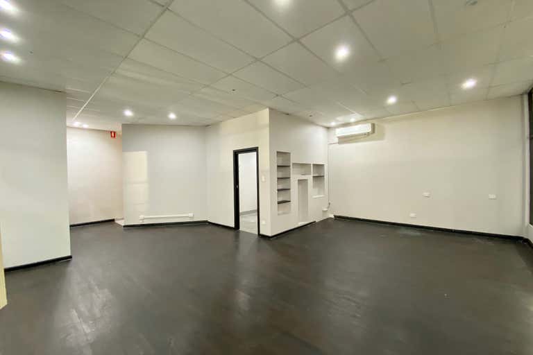 Shop 11, Lachlan Court, 100 George St Windsor NSW 2756 - Image 3