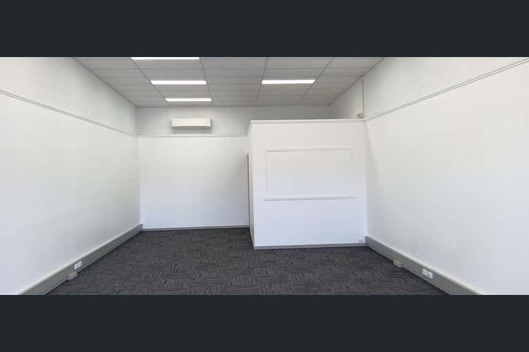 5/131 Scott Street Bungalow QLD 4870 - Image 2