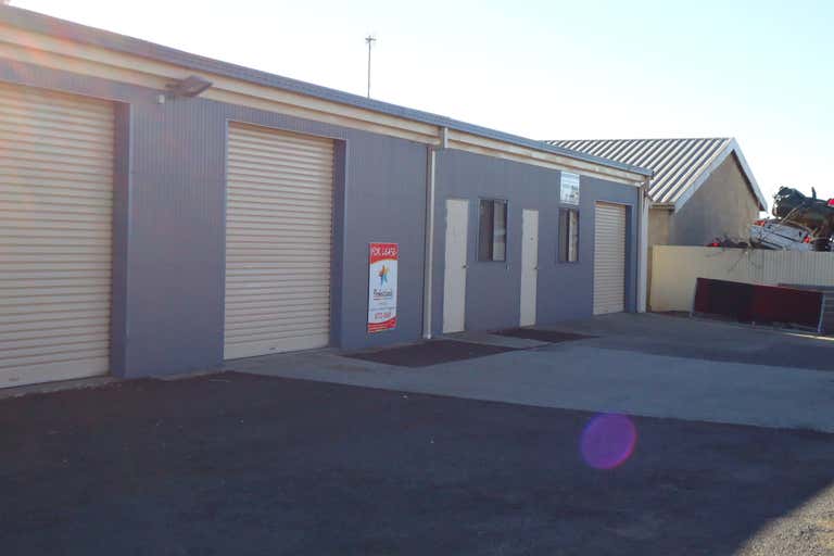 2/233 Mann Street Armidale NSW 2350 - Image 2