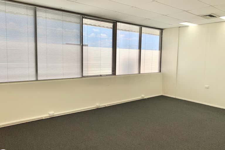 Suite 5/126 Scarborough Street Southport QLD 4215 - Image 2