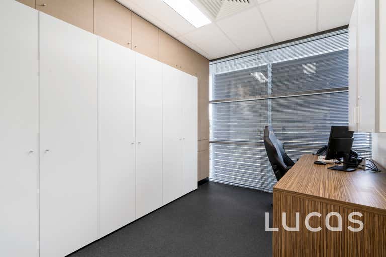 56/574 Plummer Street Port Melbourne VIC 3207 - Image 4