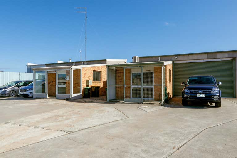 1/14A Wade Court Sale VIC 3850 - Image 2