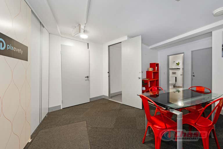 2/68 Commercial Road Newstead QLD 4006 - Image 4
